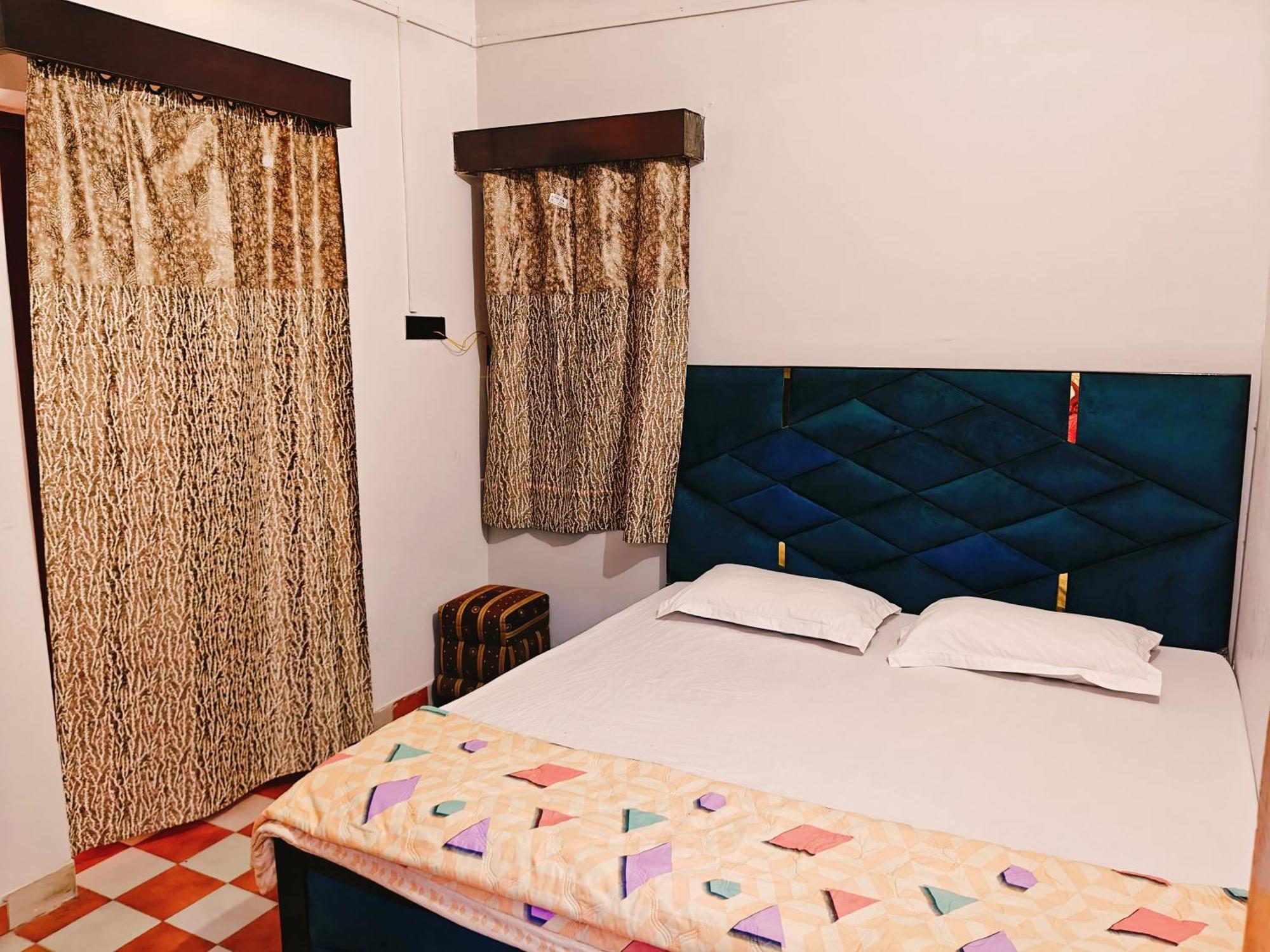 Kiara Home Stays Bénarès Extérieur photo