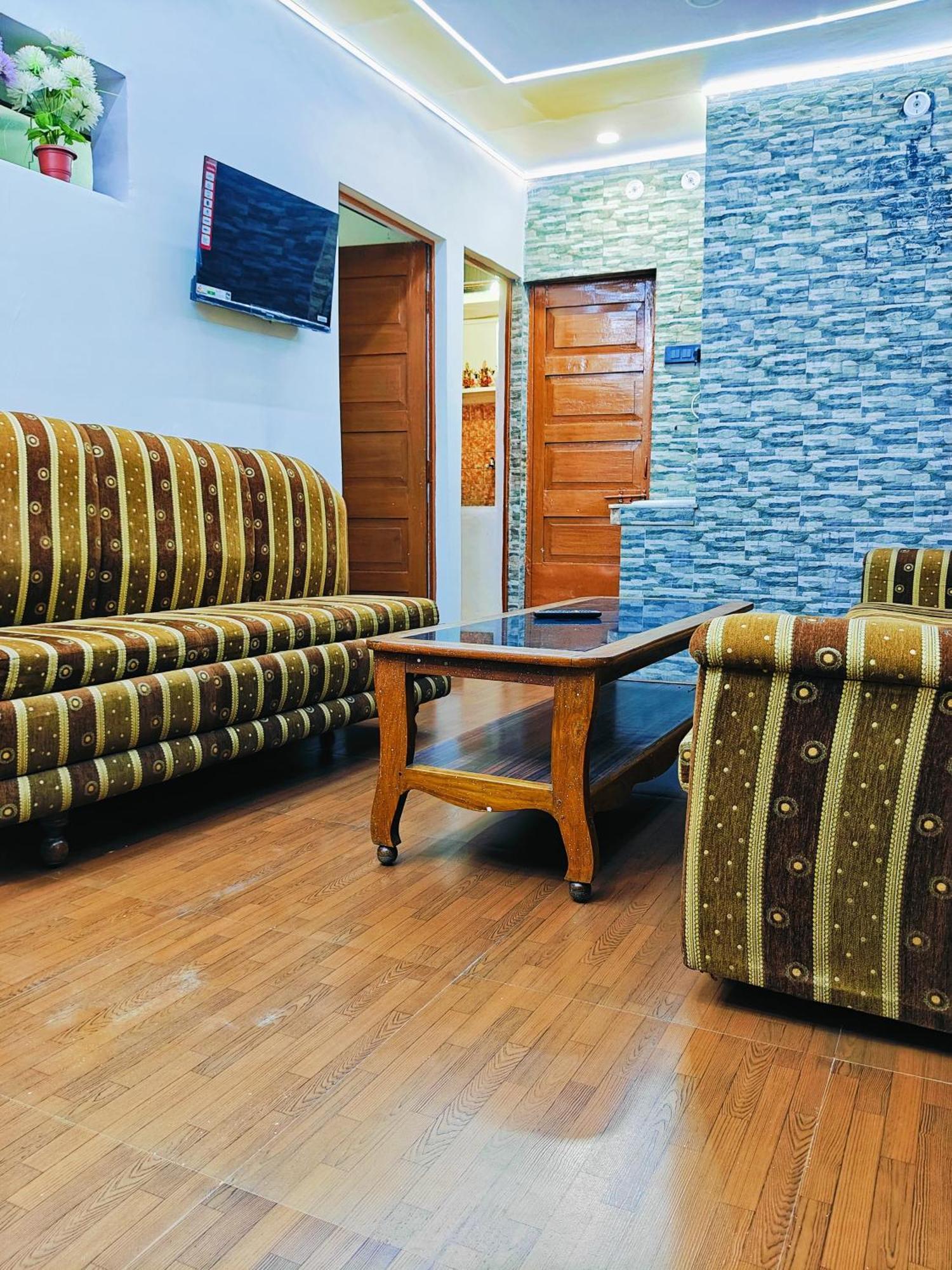 Kiara Home Stays Bénarès Extérieur photo
